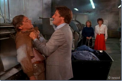 2.23 VIGILANTE MOTHERS.avi_002680914