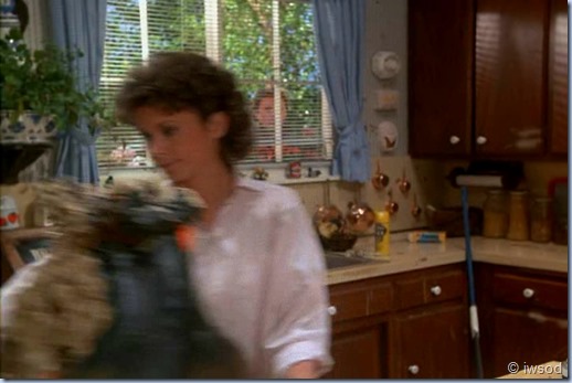 2.23 VIGILANTE MOTHERS.avi_002741975