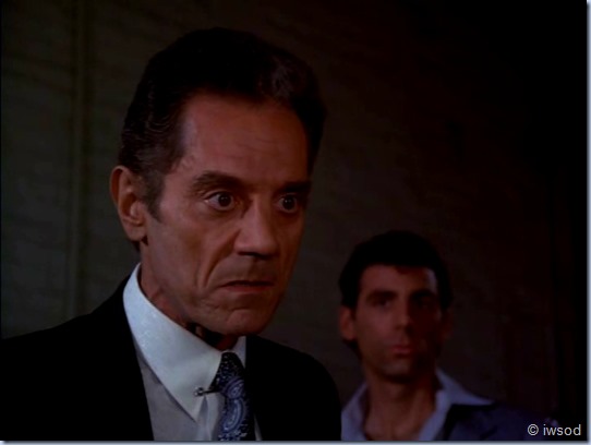 2.18 CAR WARS.avi_002284031