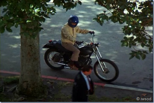 3.04 TAIL OF THE DANCING WEASEL.avi_001140306