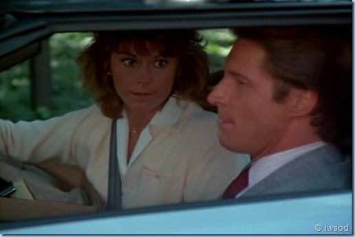 3.04 TAIL OF THE DANCING WEASEL.avi_001329696