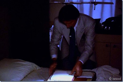 3.02 WE'RE OFF TO SEE THE WIZARD.avi_001972872