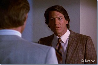 3.02 WE'RE OFF TO SEE THE WIZARD.avi_002073340