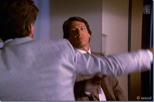 3.02 WE'RE OFF TO SEE THE WIZARD.avi_002090557