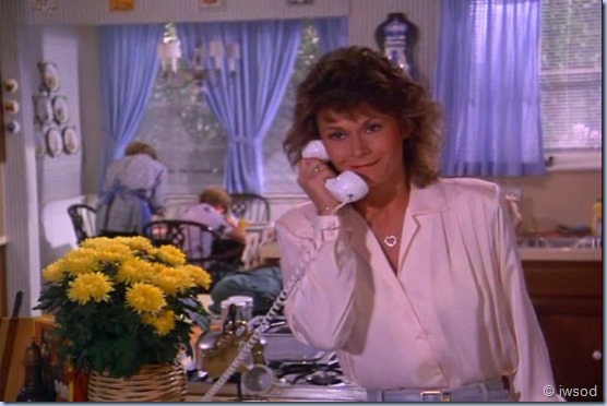 3.01 A LOVELY LITTLE AFFAIR.avi_002045628