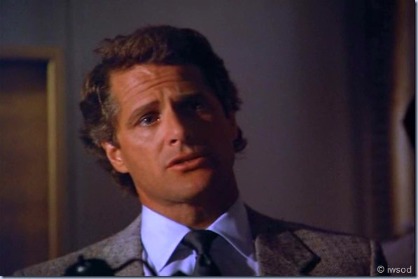 3.01 A LOVELY LITTLE AFFAIR.avi_002259205