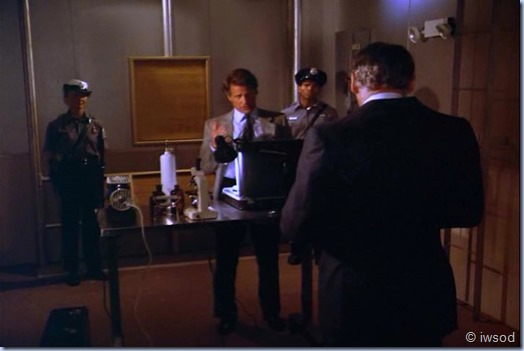 3.01 A LOVELY LITTLE AFFAIR.avi_002268566