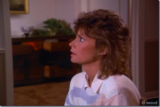 3.01 A LOVELY LITTLE AFFAIR.avi_002348774