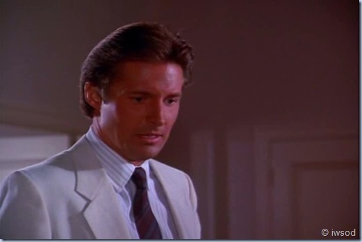 3.01 A LOVELY LITTLE AFFAIR.avi_002358535