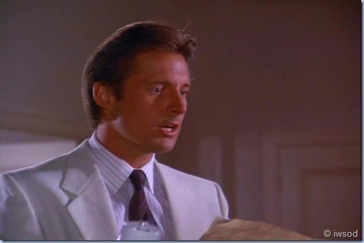 3.01 A LOVELY LITTLE AFFAIR.avi_002385475