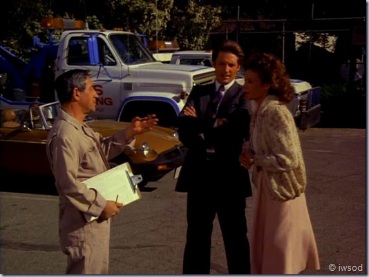 2.18 CAR WARS.avi_000551058