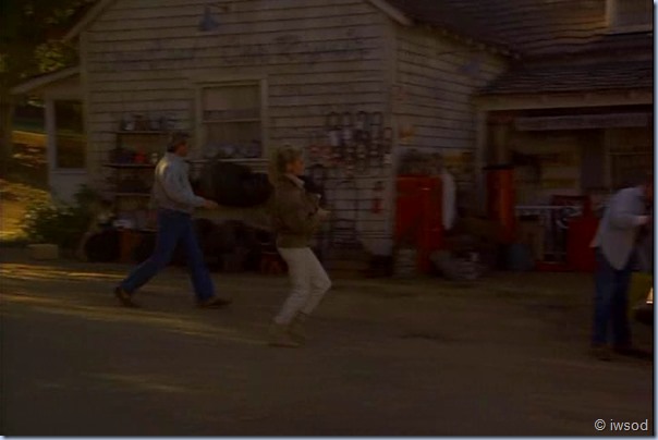 3.07 UTOPIA NOW.avi_002401861