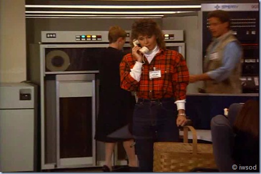 3.07 UTOPIA NOW.avi_002743576