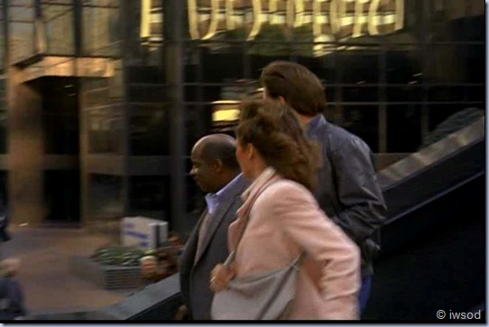 3.08 REACH FOR THE SKY.avi_002396496