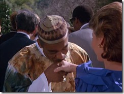S2E16_African_official_disguise_kiss_Billy
