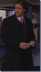 S1E13_coat_tie_smart_Lee
