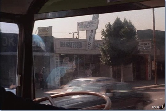 3.20 DEAD MEN LEAVE NO TRAILS.avi_001497922