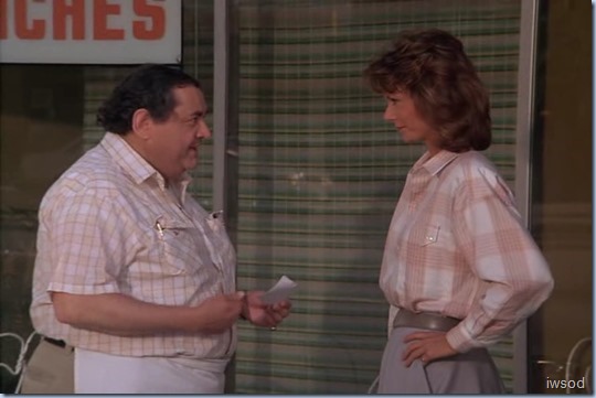 3.20 DEAD MEN LEAVE NO TRAILS.avi_001524557