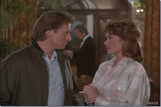 3.20 DEAD MEN LEAVE NO TRAILS.avi_002259826