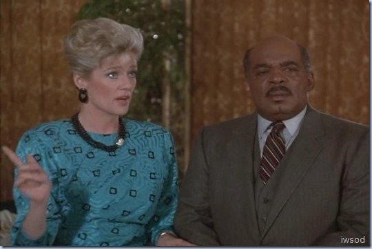 3.20 DEAD MEN LEAVE NO TRAILS.avi_002268234