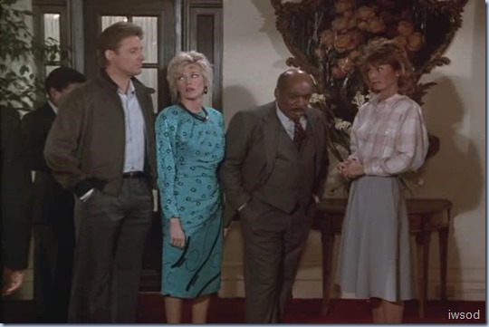 3.20 DEAD MEN LEAVE NO TRAILS.avi_002606272