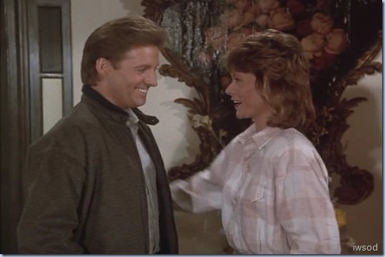 3.20 DEAD MEN LEAVE NO TRAILS.avi_002629295