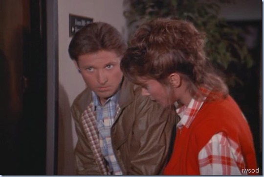 3.22 ALL THE WORLD'S A STAGE.avi_001600400