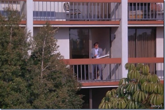 3.22 ALL THE WORLD'S A STAGE.avi_001622922