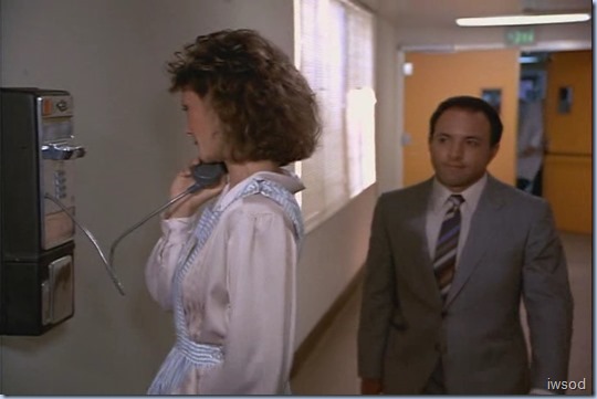 4.04 NO THANKS FOR THE MEMORY.avi_000616983