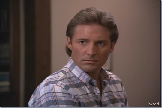 4.04 NO THANKS FOR THE MEMORY.avi_001773206