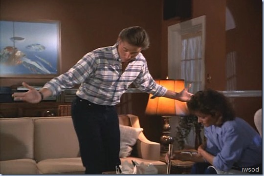 4.04 NO THANKS FOR THE MEMORY.avi_002272839