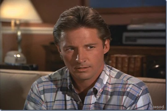 4.04 NO THANKS FOR THE MEMORY.avi_002330797