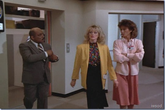 4.05 IT'S IN THE WATER.avi_000933566