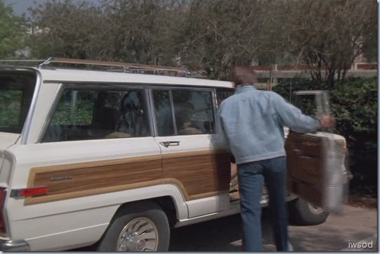 4.05 IT'S IN THE WATER.avi_001951451