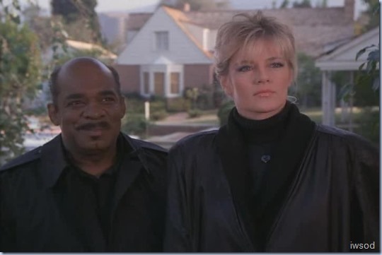 4.15 Bad Timing.avi_002032198_thumb