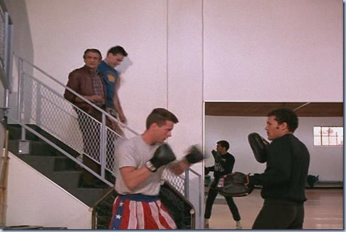 4.22 TKL.avi_001588488