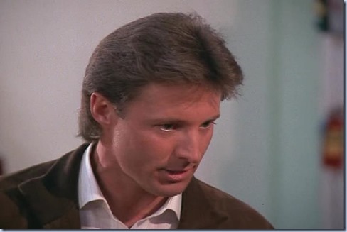 4.22 TKL.avi_001684351